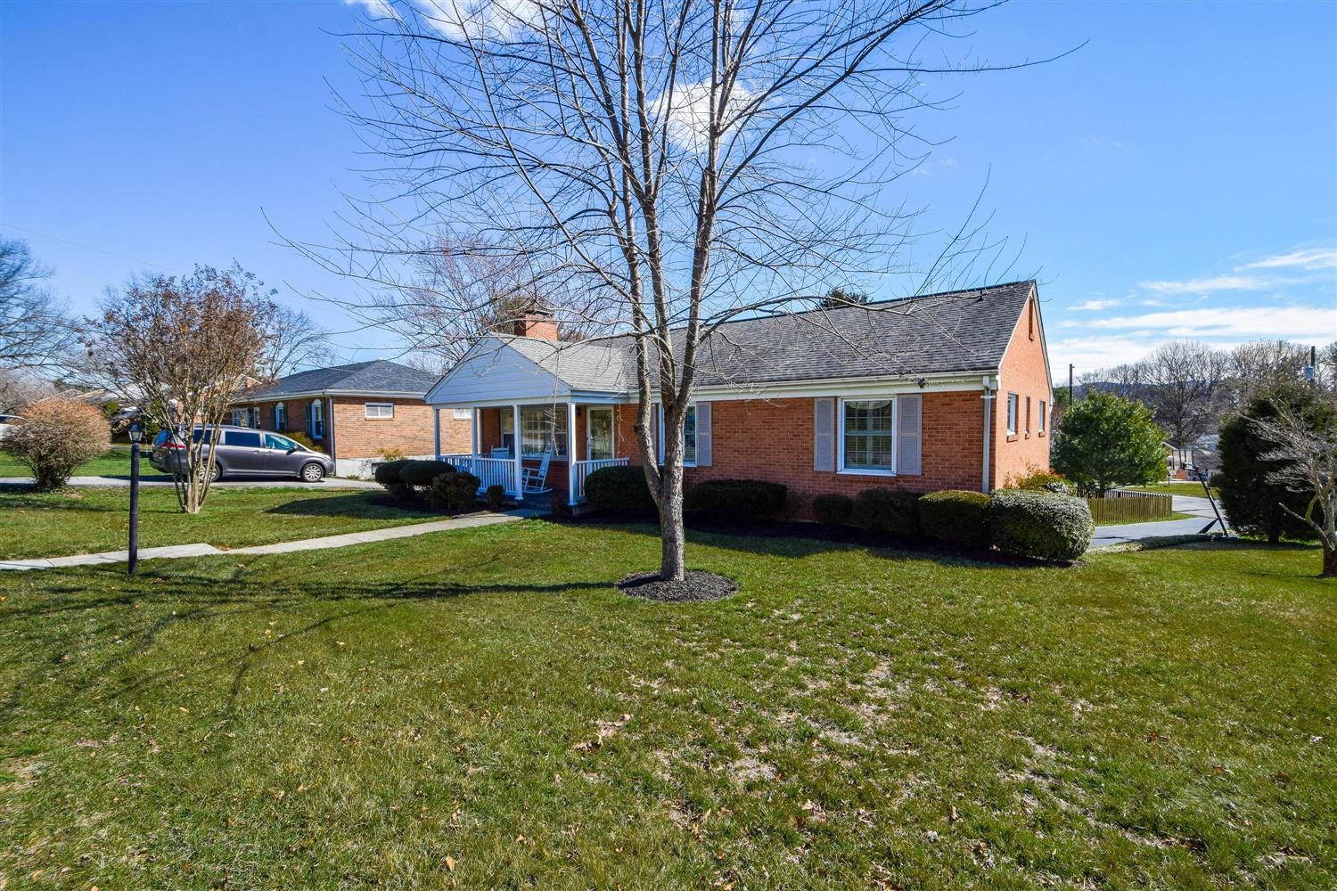 3486 Greencliff Road Roanoke, VA 24018 - Photo 1 of 30 Welcome!