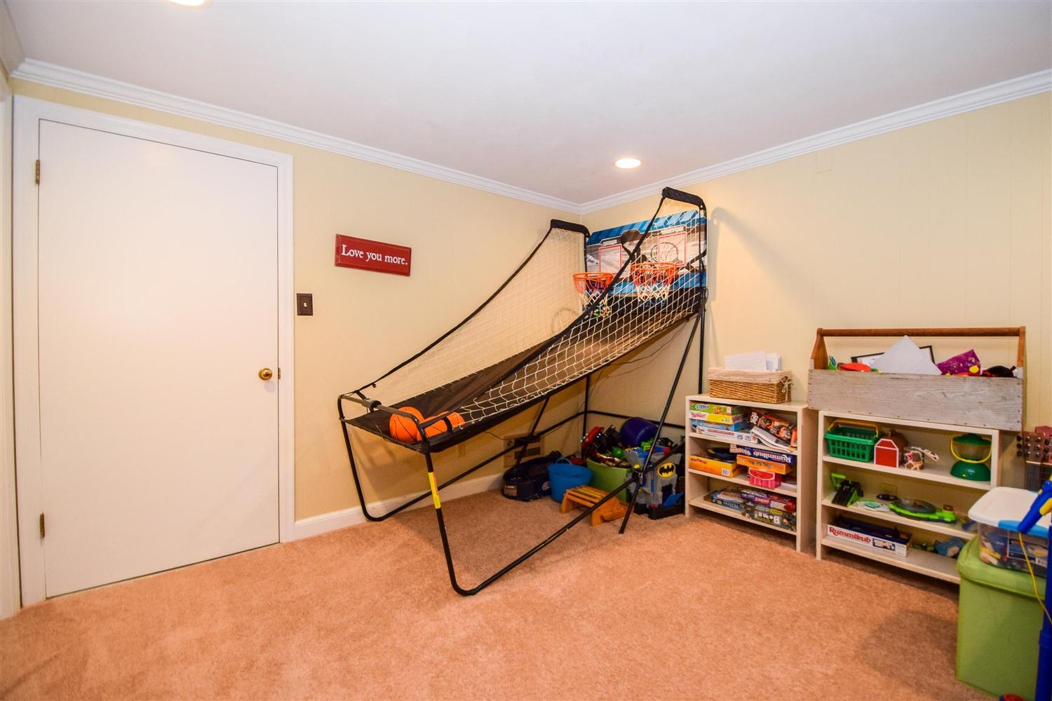 3486 Greencliff Road Roanoke, VA 24018 - Photo 20 of 30 Rec Room