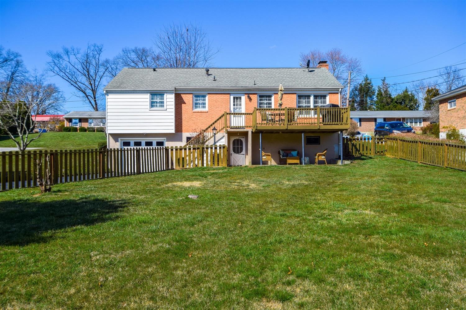 3486 Greencliff Road Roanoke, VA 24018 - Photo 26 of 30 Fenced in yard