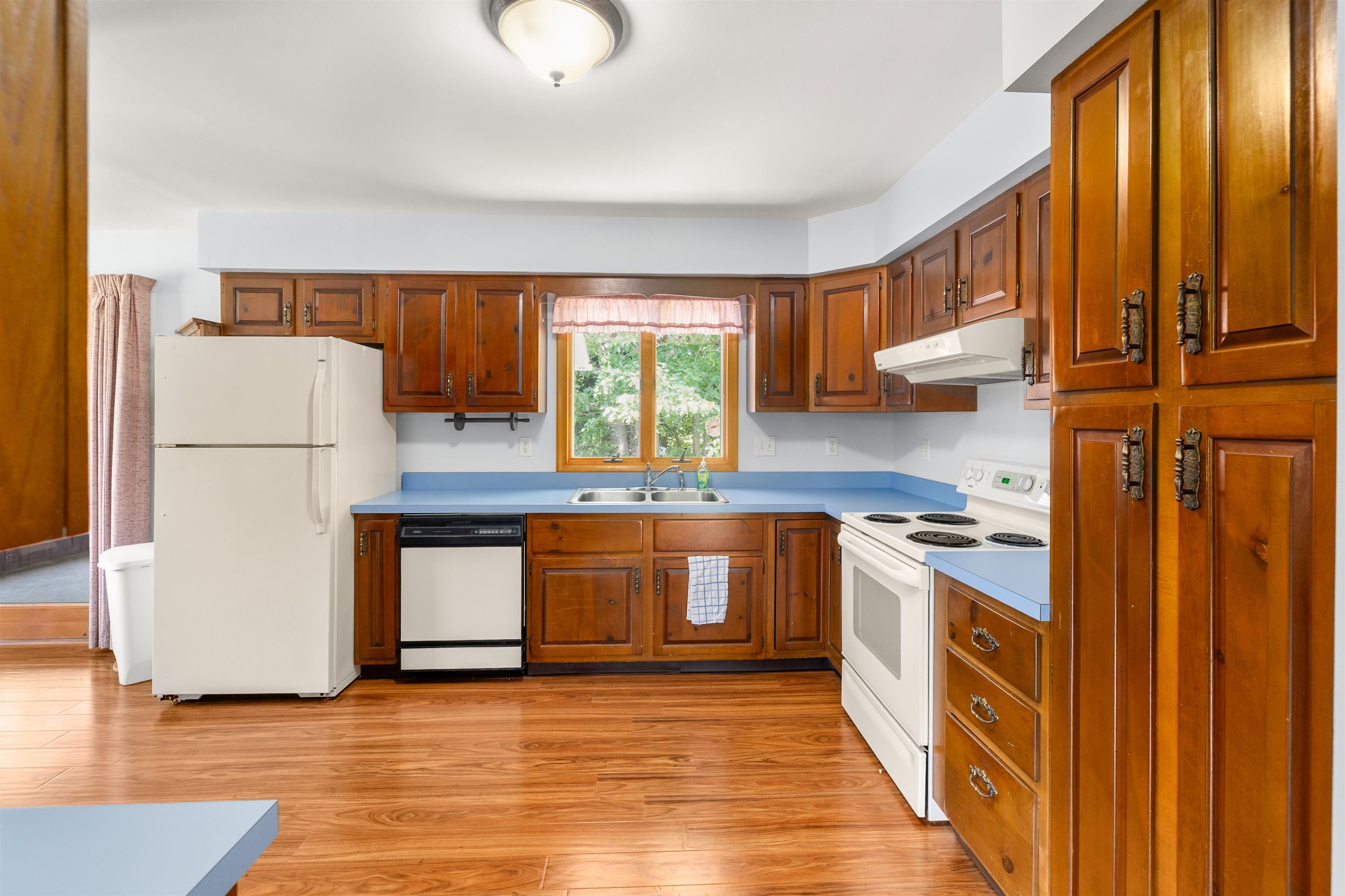 863 Perry Hill Road Waterbury, VT 05676 - Photo 5 of 30
