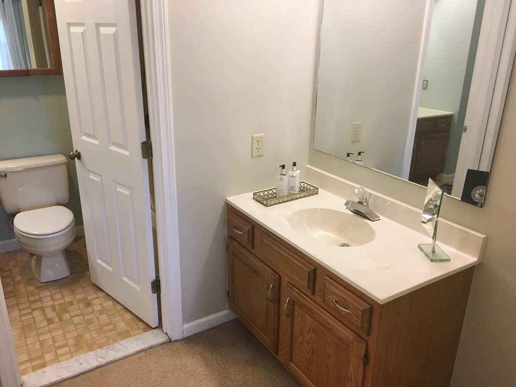 515 Ridgefield Circle, Unit B Clinton, MA 01510 - Photo 13 of 21 Gallery Image 13