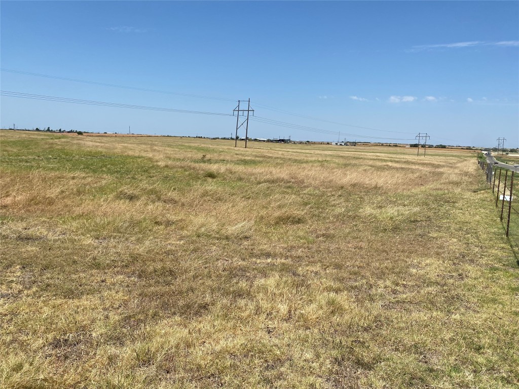 5101 County Road 463 Elgin, TX 78621 - Photo 3 of 6 a view of an ocean