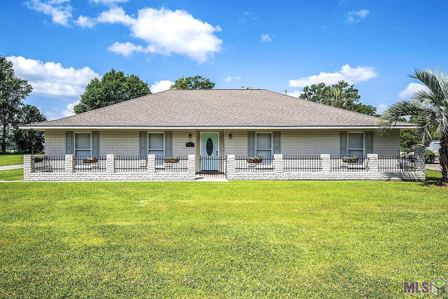 10517 Buxton Road St. Amant, LA 70774 - Photo 2 of 33