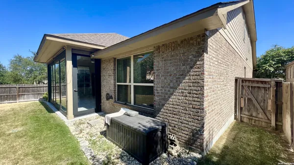 $3,200 | 1907 Roaring Fork, San Antonio, TX 78260