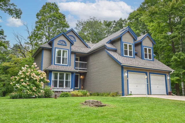 $529,900 | 8451 Wesley Court, Farmington, WI 53040