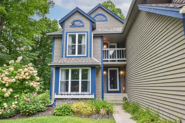 $529,900 | 8451 Wesley Court, Farmington, WI 53040