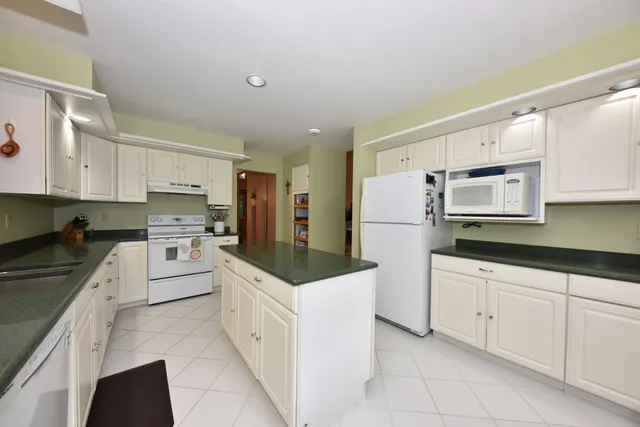 $529,900 | 8451 Wesley Court, Farmington, WI 53040