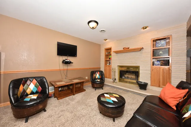 $529,900 | 8451 Wesley Court, Farmington, WI 53040