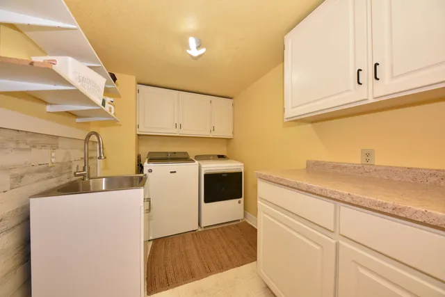 $529,900 | 8451 Wesley Court, Farmington, WI 53040