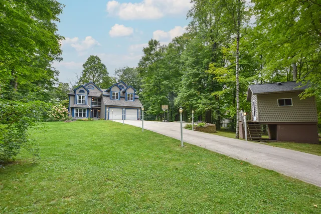 $529,900 | 8451 Wesley Court, Farmington, WI 53040