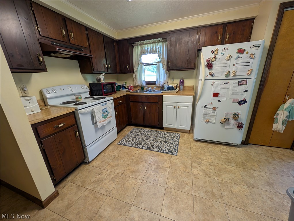 10685 Scotts Corner Road Diamond, OH 44412 - Photo 21 of 43