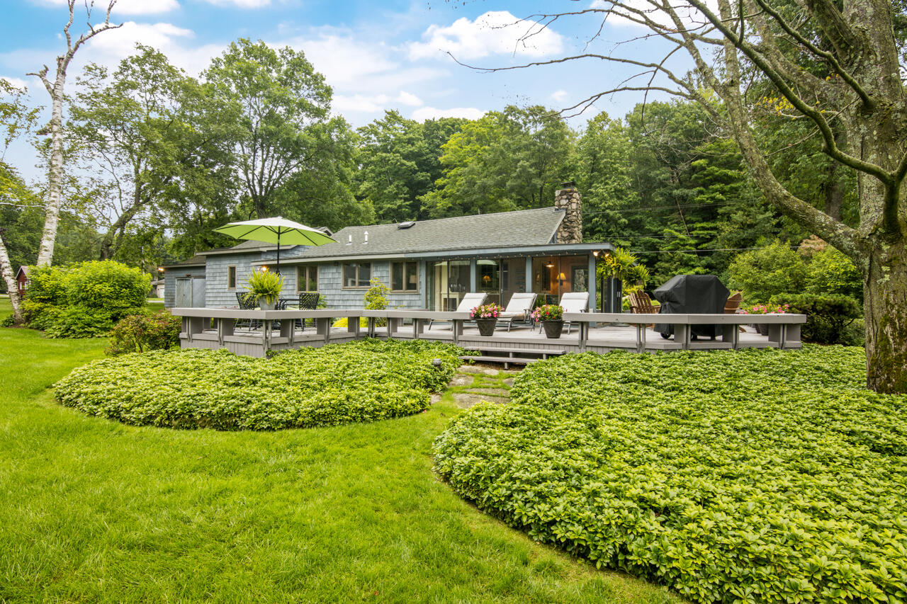 1696 Nichols Road Beulah, MI 49617 - Photo 4 of 49 39-Scene-35