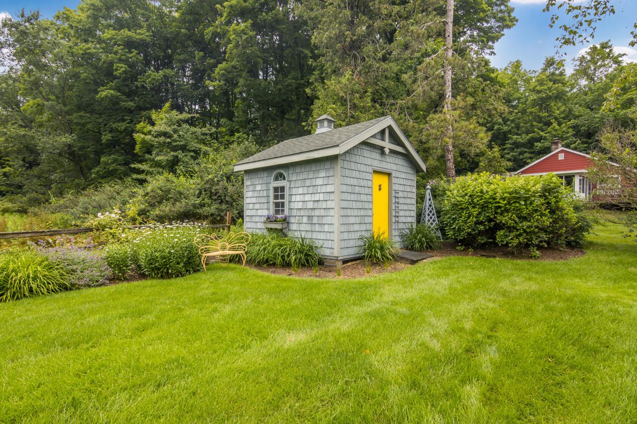1696 Nichols Road Beulah, MI 49617 - Photo 43 of 49 41-Scene-37