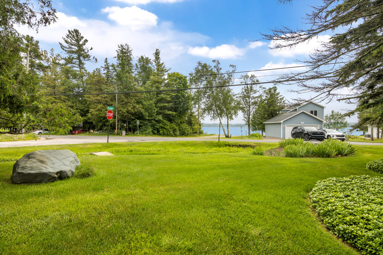 1696 Nichols Road Beulah, MI 49617 - Photo 44 of 49 42-Scene-38