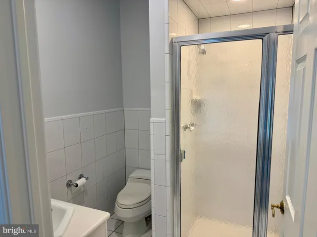 a view of a garden with a lake