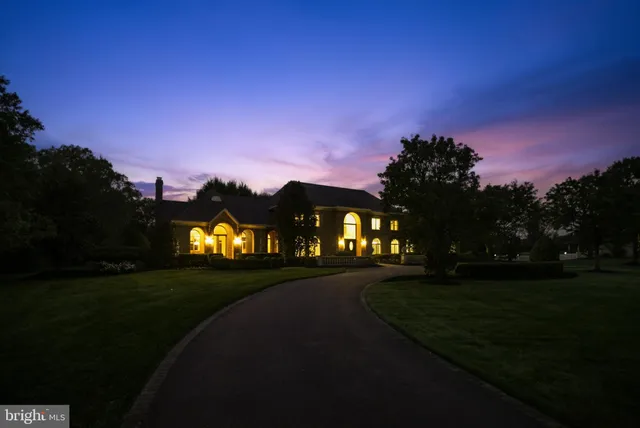 $1,850,000 | 712 Kimberly Drive, Moorestown, NJ 08057