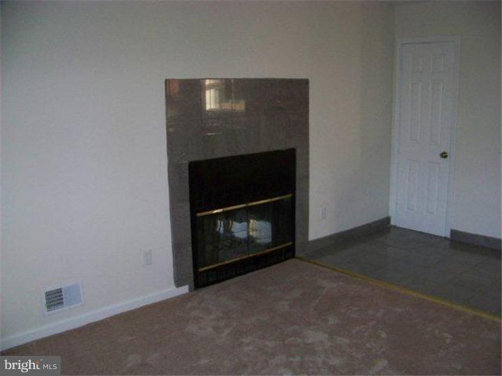 608 Shipley Lane Springfield, PA 19064 - Photo 11 of 17 Family Room
