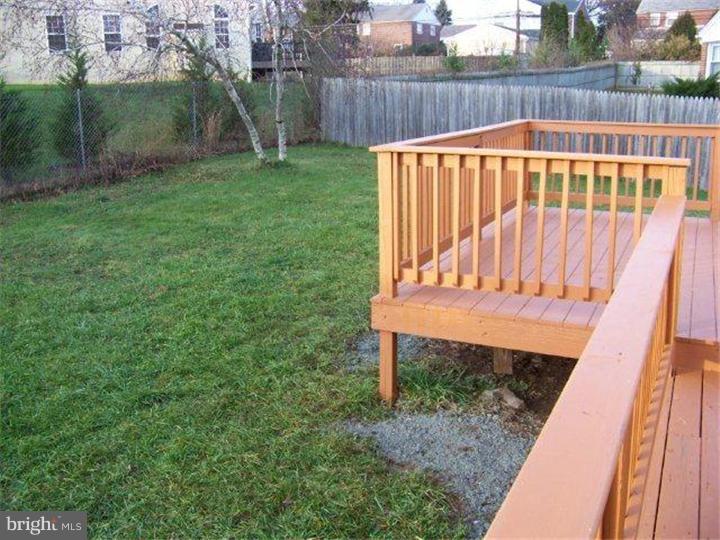 608 Shipley Lane Springfield, PA 19064 - Photo 4 of 17 Deck