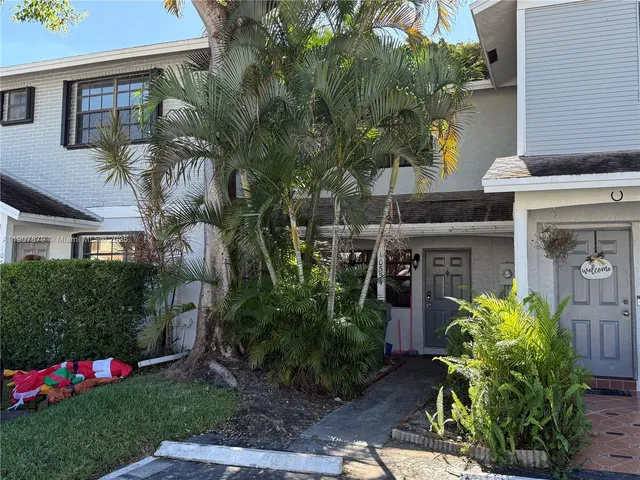 $365,000 | 10554 Northwest 3rd Street, Pembroke Pines, FL 33026
