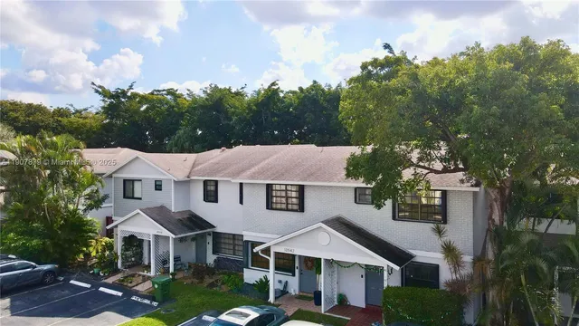 $365,000 | 10554 Northwest 3rd Street, Pembroke Pines, FL 33026