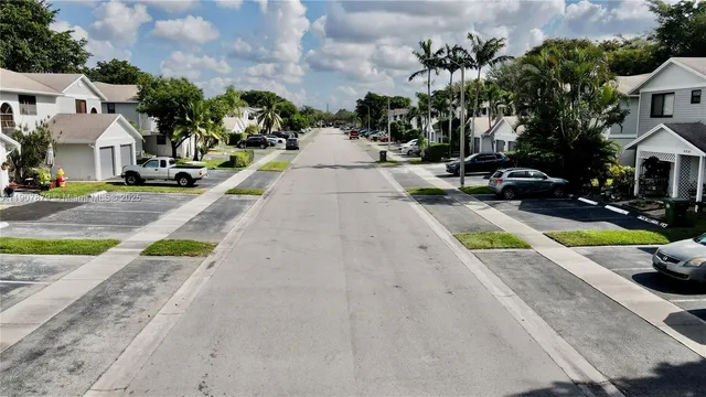 $365,000 | 10554 Northwest 3rd Street, Pembroke Pines, FL 33026