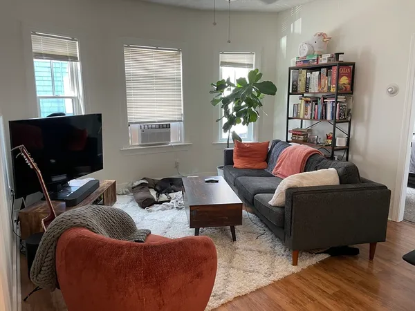 $2,950 | 7 Richardson Terrace, Unit 1, Somerville, MA 02145