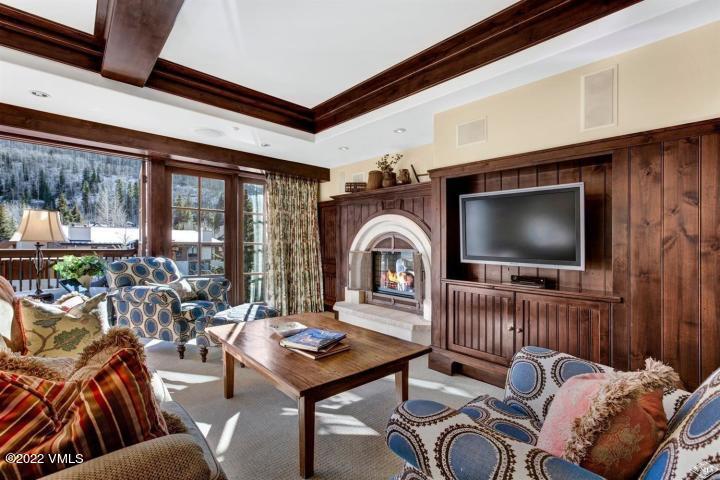 1 Willow Bridge Road, Unit 32 Vail, CO 81657 - Photo 3 of 15 OWB Road Living room
