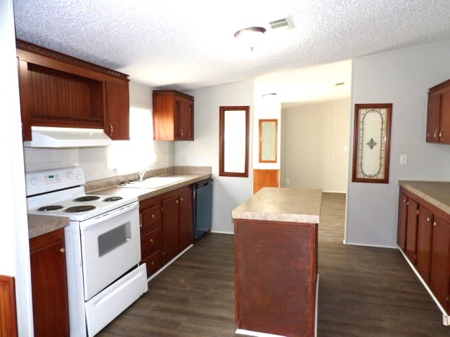 236 Bartlett Loop Headland, AL 36345 - Photo 2 of 21