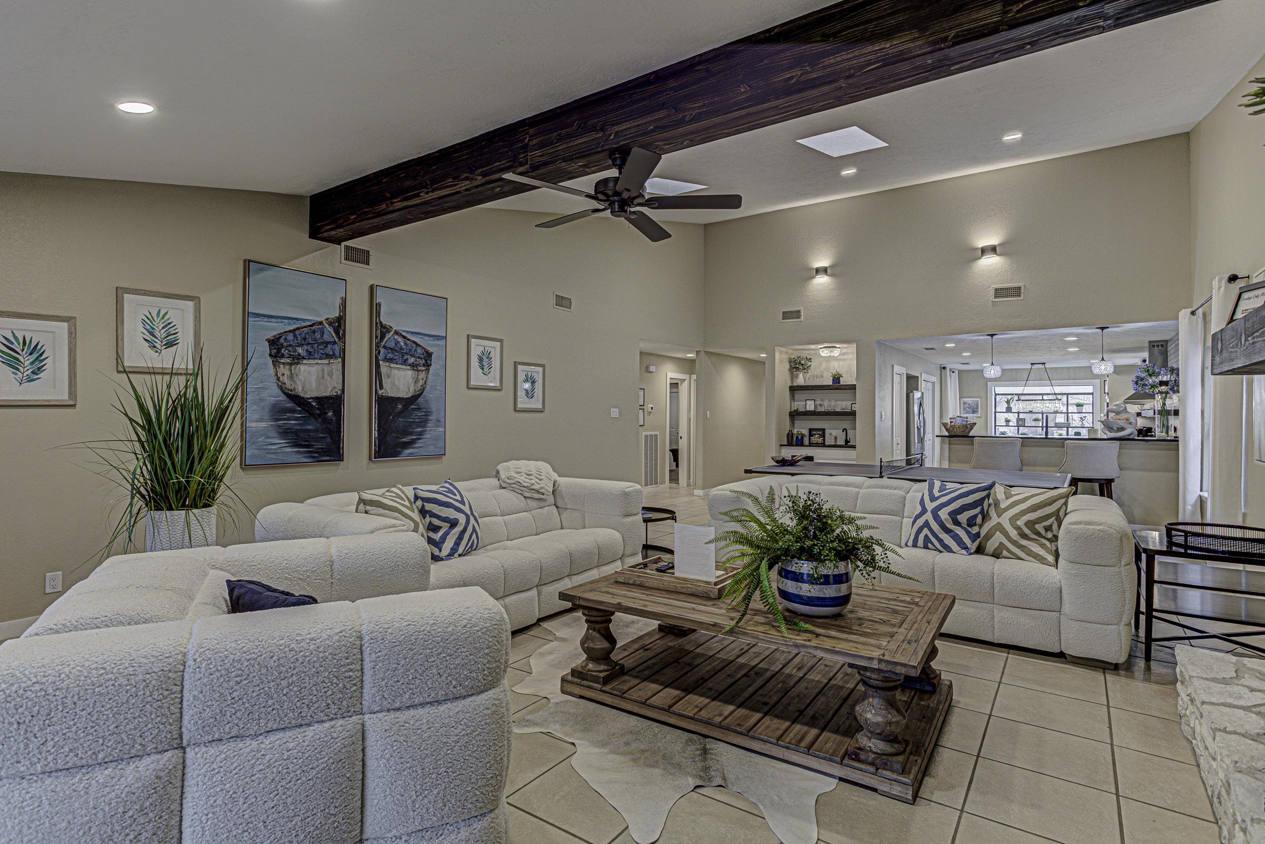 103 Oasis, Unit A Horseshoe Bay, TX 78657 - Photo 6 of 30 a living room with furniture