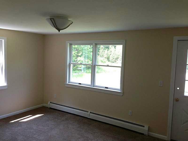 9 Town Line Road Biddeford, ME 04005 - Photo 6 of 20 Living Room. Picture is deceiving,...