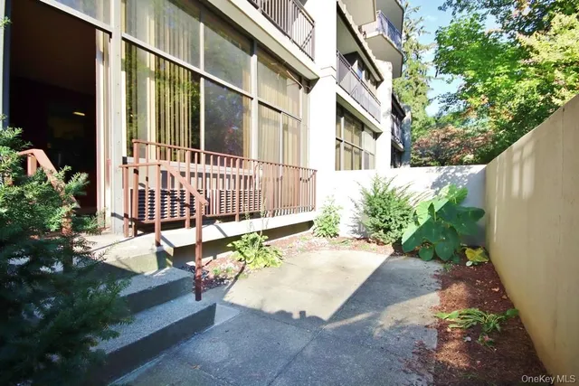 $470,000 | 15 Stewart Place, Unit 1R, White Plains, NY 10603