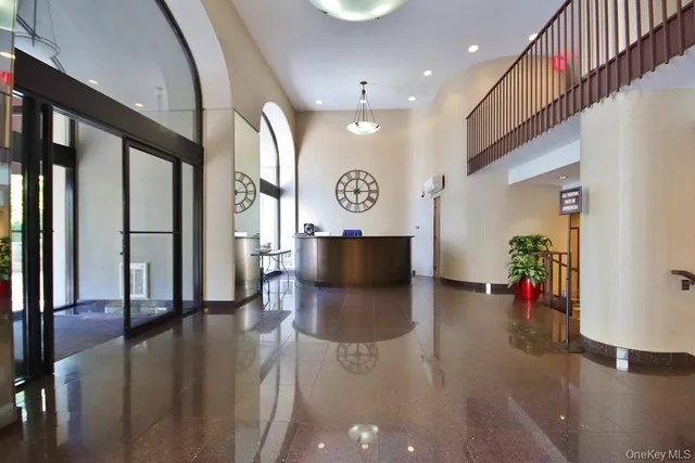 $470,000 | 15 Stewart Place, Unit 1R, White Plains, NY 10603