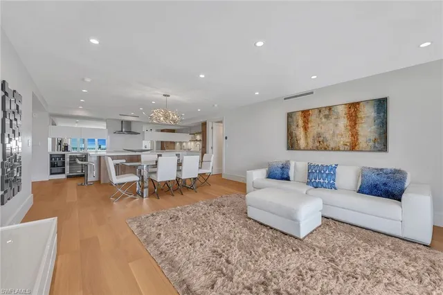 $22,500 | 2885 Gulf Shore Boulevard North, Unit 702, Naples, FL 34103