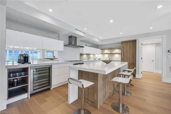 $25,000 | 2885 Gulf Shore Boulevard North, Unit 702, Naples, FL 34103