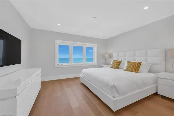 $25,000 | 2885 Gulf Shore Boulevard North, Unit 702, Naples, FL 34103