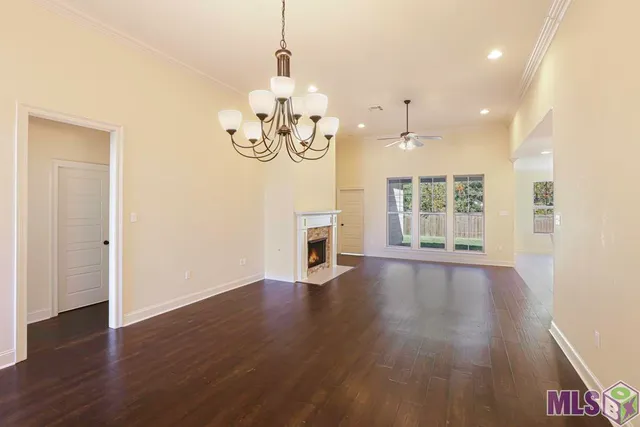 $309,900 | 11538 Hideaway Street, Denham Springs, LA 70726