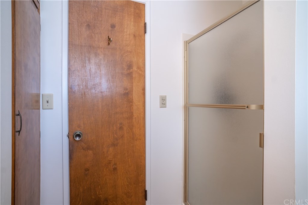 17301 Santa Rosa Mine Road Perris, CA 92570 - Photo 29 of 42 Bath & linen in studio