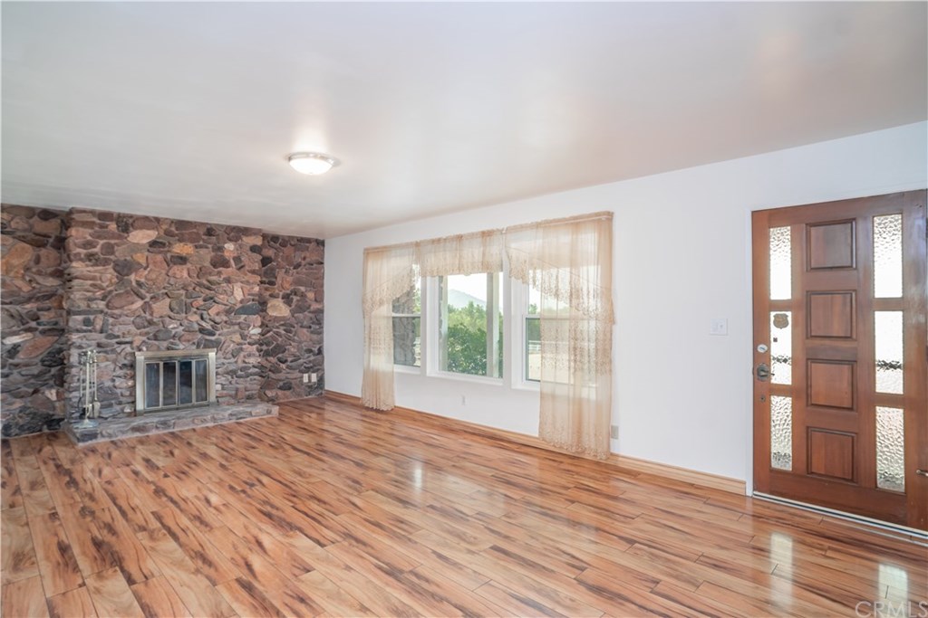17301 Santa Rosa Mine Road Perris, CA 92570 - Photo 7 of 42 Wood burning fireplace