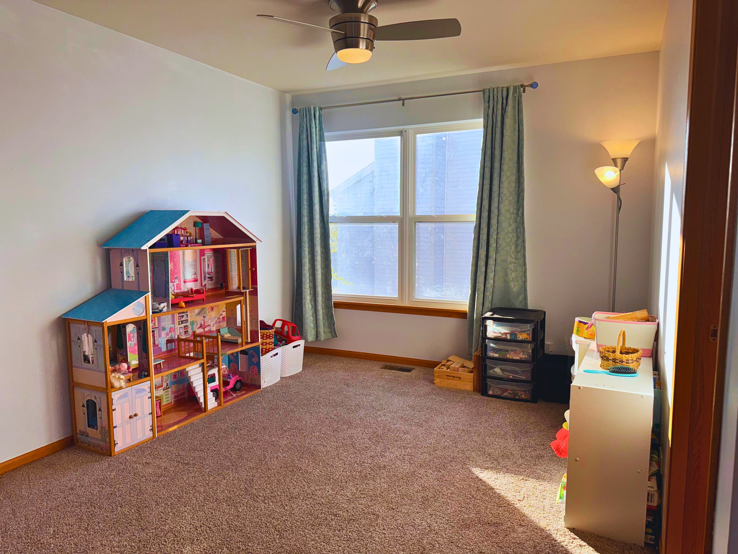 246 West Winding Trail Circle Round Lake, IL 60073 - Photo 13 of 26 wooden floor and workspace