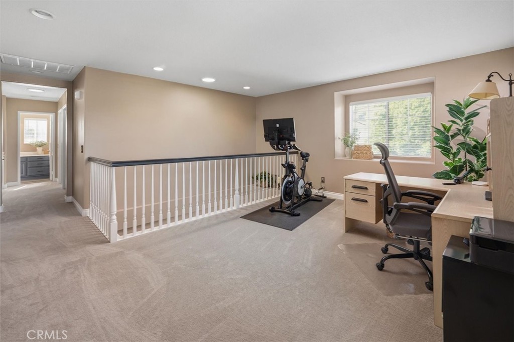 29053 Raintree Lane Saugus, CA 91390 - Photo 20 of 36