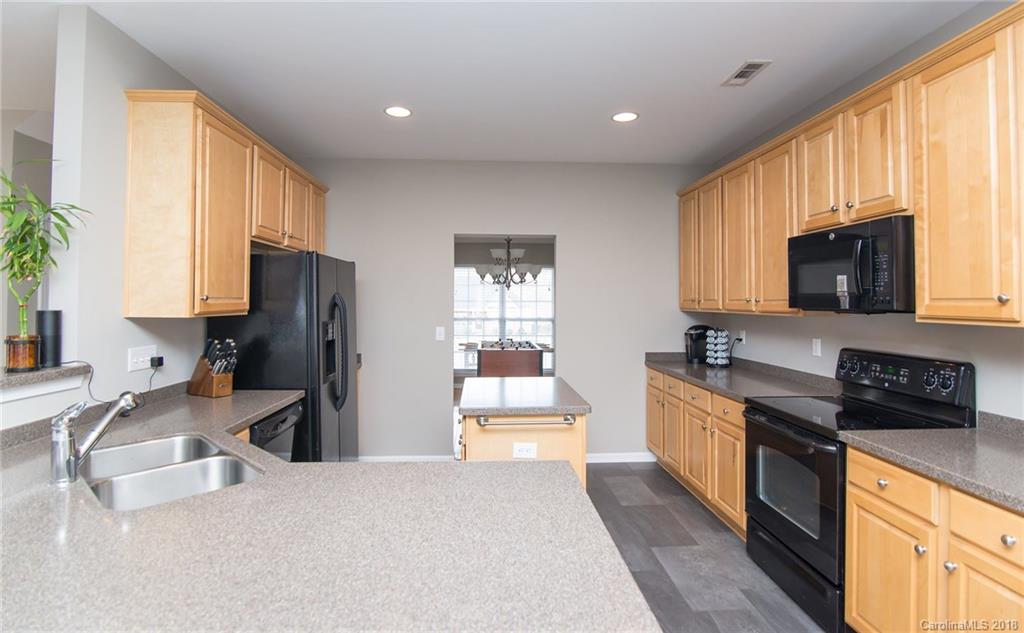 212 Clear Spring Court Fort Mill, SC 29708 - Photo 7 of 26 Gallery Image 7