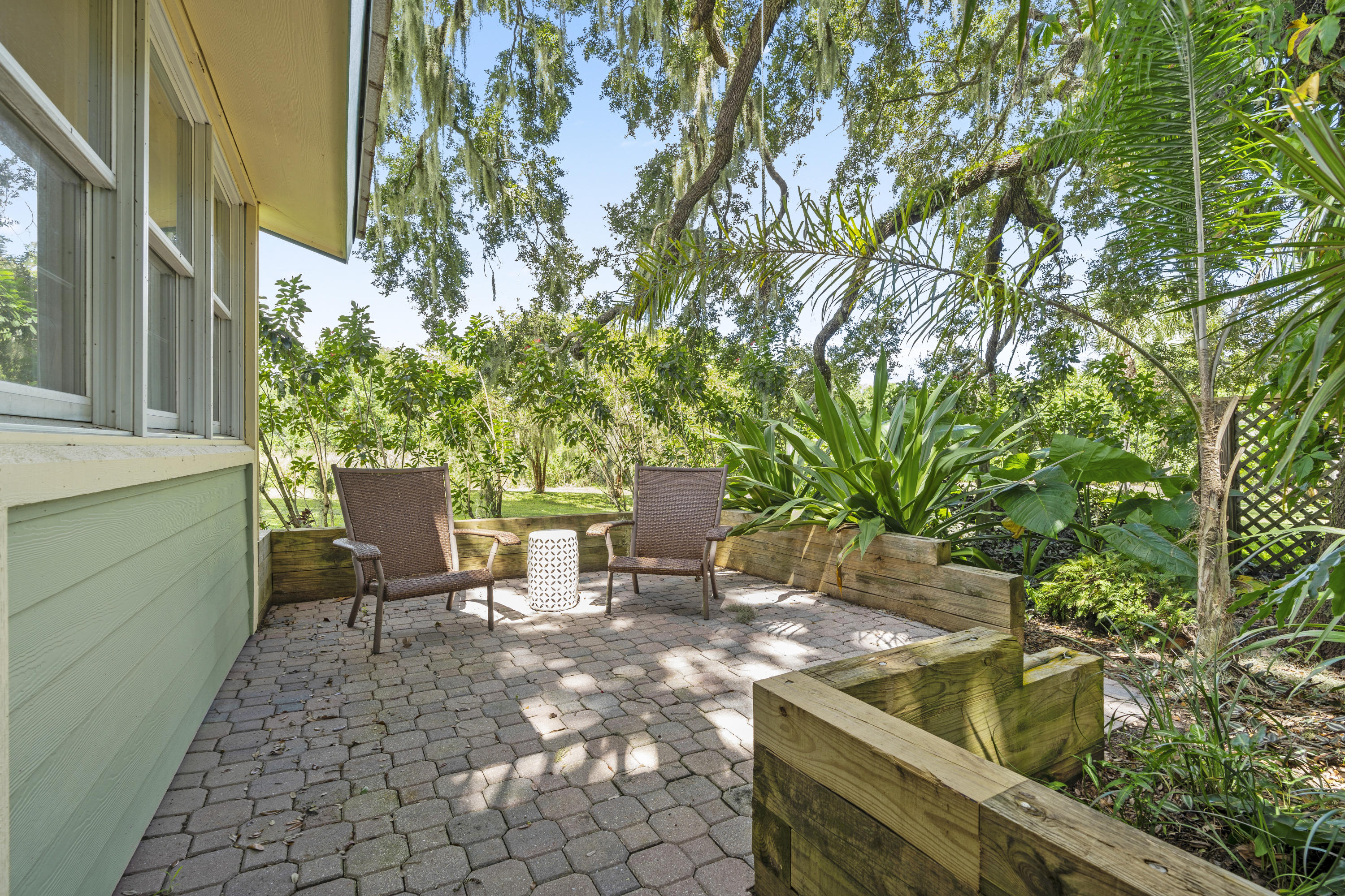 4098 McCarty Road Fort Pierce, FL 34945 - Photo 20 of 38 patio