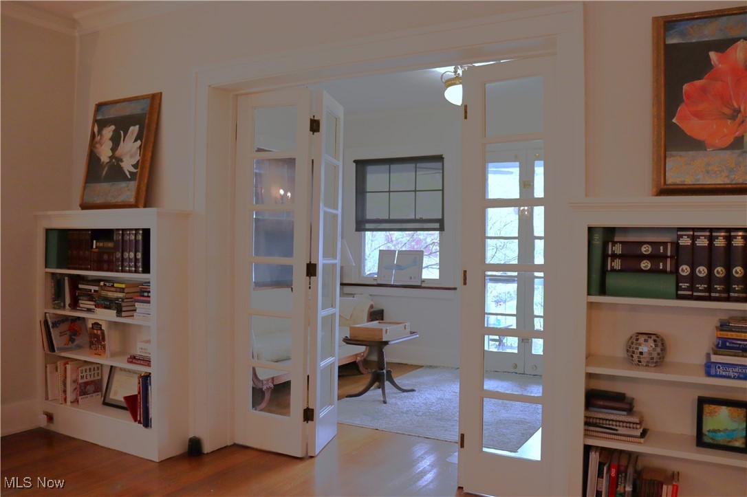 2818 Scarborough Road Cleveland, OH 44118 - Photo 15 of 49 Living room to the office