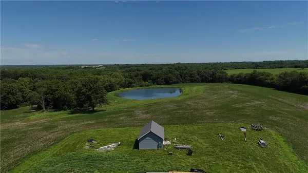 $400,000 | 3 Southeast 240th Street, Lathrop, MO 64465