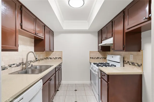 $2,650 | 18961 Florida Street, Unit 2, Huntington Beach, CA 92648