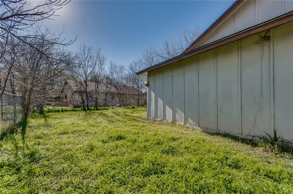 $1,595 | 8801 Piney Point Drive, Unit A, Austin, TX 78729