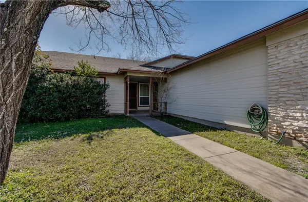 $1,595 | 8801 Piney Point Drive, Unit A, Austin, TX 78729