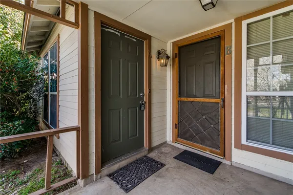 $1,595 | 8801 Piney Point Drive, Unit A, Austin, TX 78729