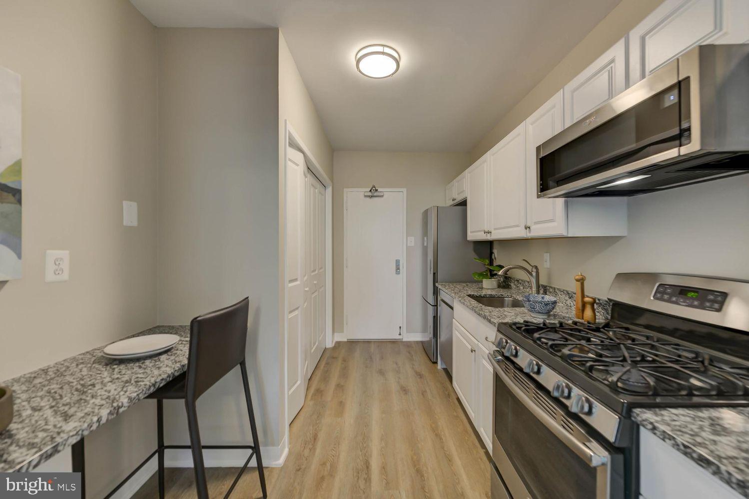 4141 North Henderson Road, Unit 217 Arlington, VA 22203 - Photo 7 of 20