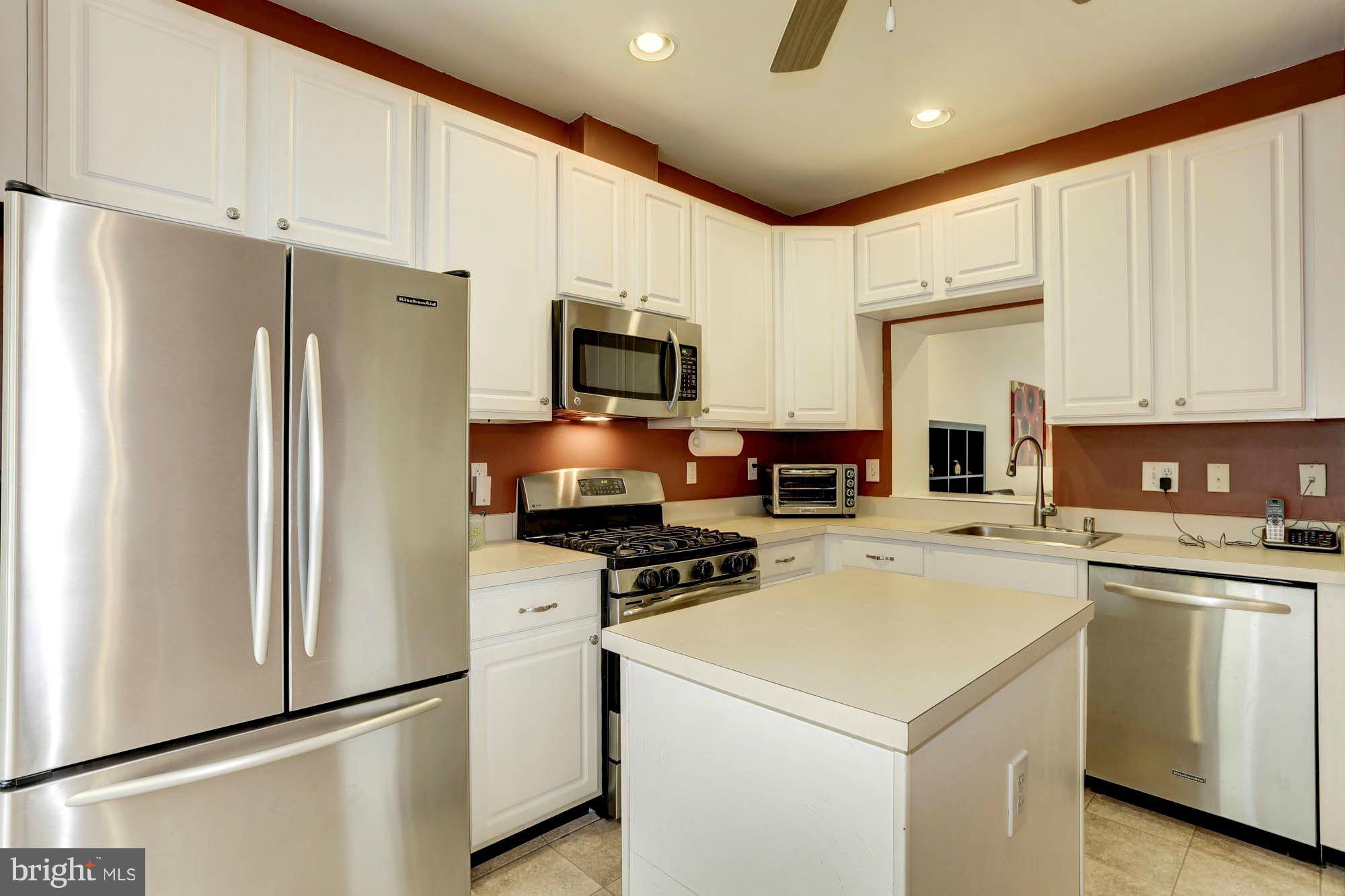 8411 Glad Rivers Row Columbia, MD 21045 - Photo 10 of 30 Kitchen